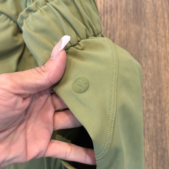 Lululemon Keep Moving High Rise Full Length Pants in Rosemary Green Size 4 - Picture 5 of 7